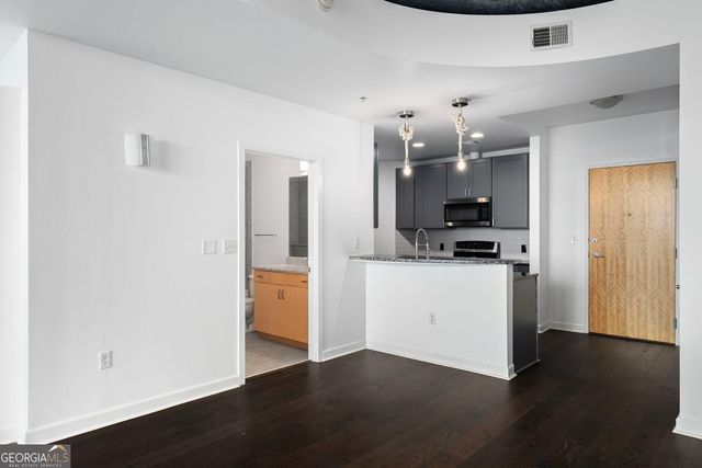 400 W Peachtree Street NW 1702, Atlanta, GA 30308