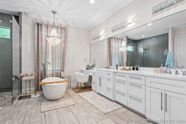 1706 Warwick Circle, Ardmore, OK 73401