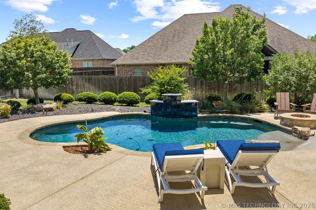 1706 Warwick Circle, Ardmore, OK 73401