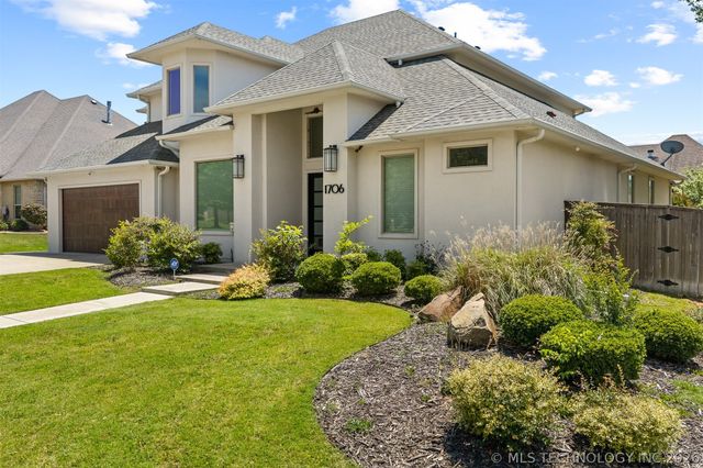 1706 Warwick Circle, Ardmore, OK 73401