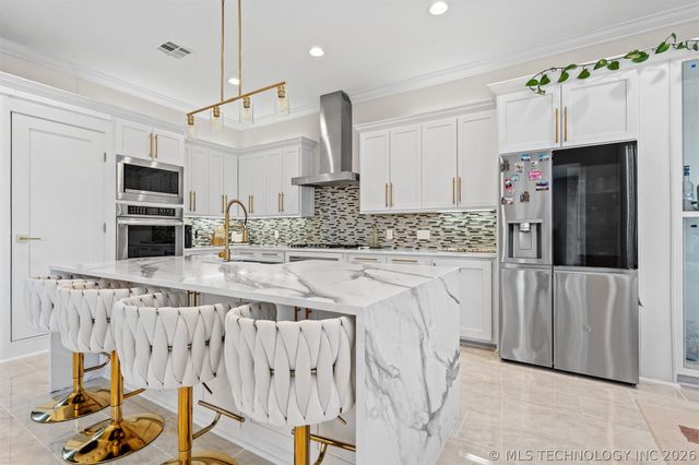 1706 Warwick Circle, Ardmore, OK 73401