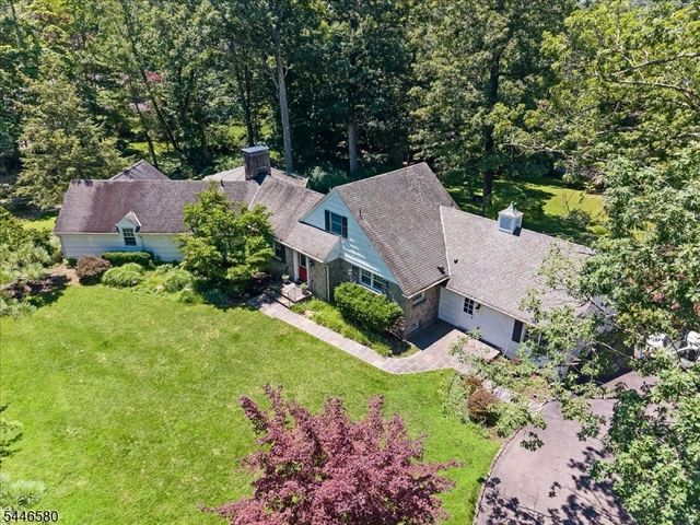 23 The Crossway, Kinnelon Boro, NJ 07405