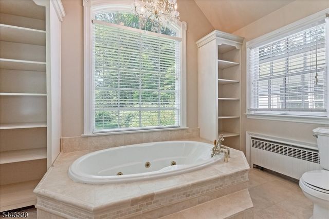 23 The Crossway, Kinnelon Boro, NJ 07405