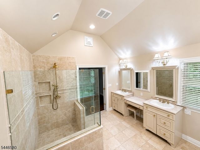 23 The Crossway, Kinnelon Boro, NJ 07405