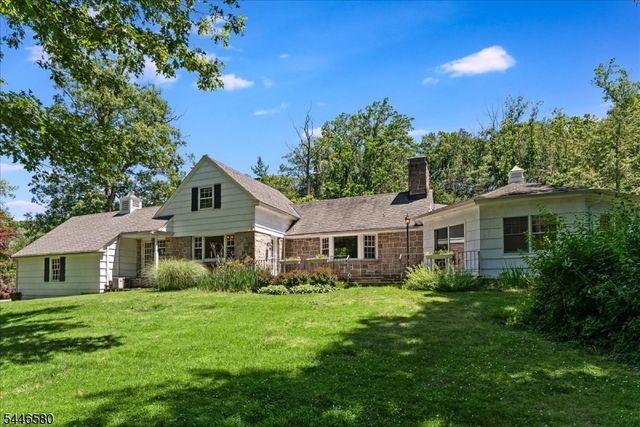 23 The Crossway, Kinnelon Boro, NJ 07405