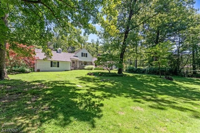 23 The Crossway, Kinnelon Boro, NJ 07405