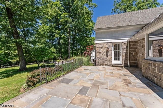 23 The Crossway, Kinnelon Boro, NJ 07405