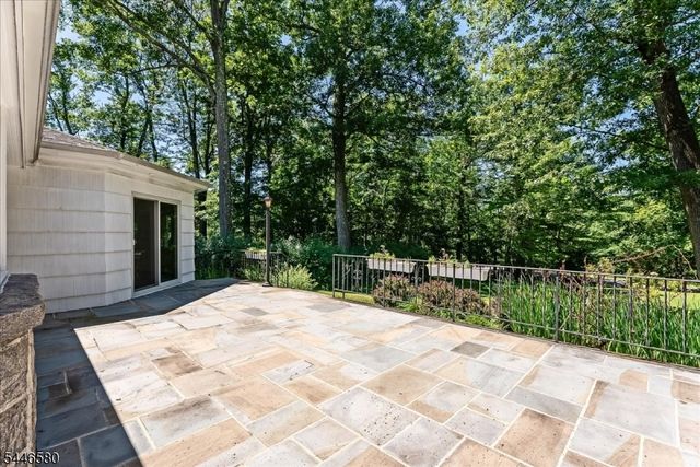 23 The Crossway, Kinnelon Boro, NJ 07405