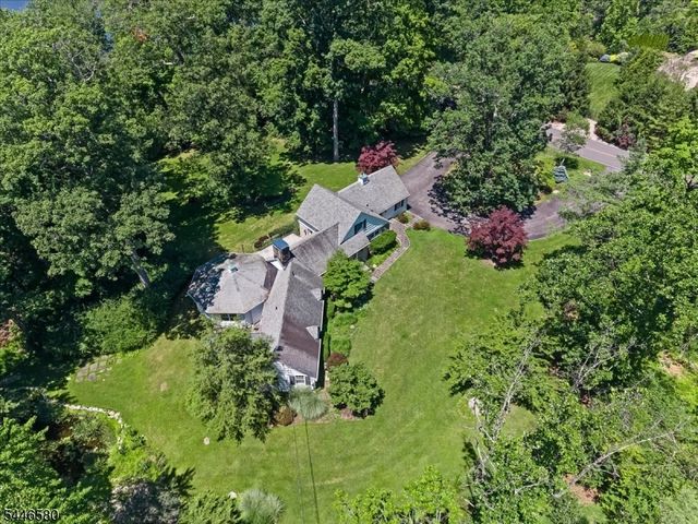 23 The Crossway, Kinnelon Boro, NJ 07405