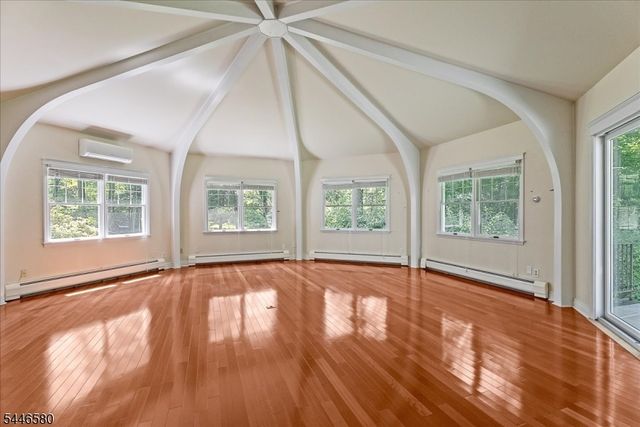 23 The Crossway, Kinnelon Boro, NJ 07405