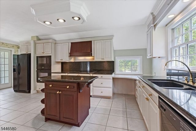 23 The Crossway, Kinnelon Boro, NJ 07405