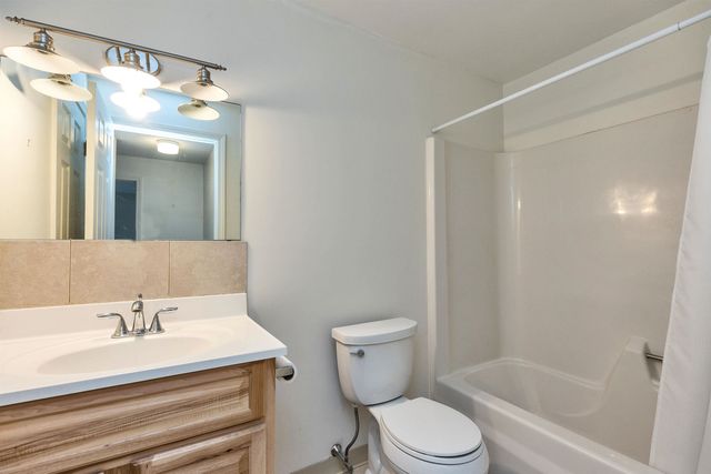 1 Northbrook Dr Unit 102, Manchester, NH 03102