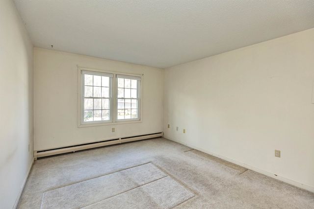 1 Northbrook Dr Unit 102, Manchester, NH 03102