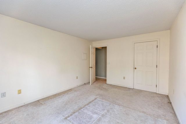 1 Northbrook Dr Unit 102, Manchester, NH 03102