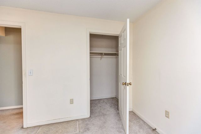 1 Northbrook Dr Unit 102, Manchester, NH 03102