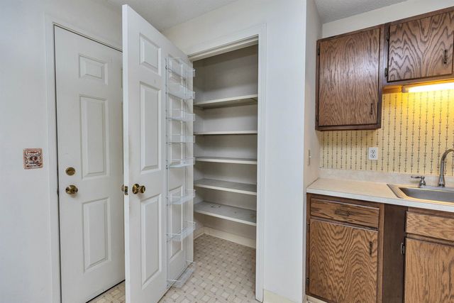 1 Northbrook Dr Unit 102, Manchester, NH 03102