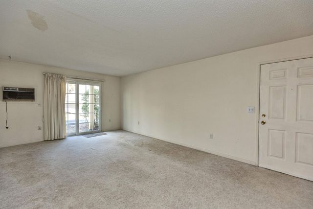 1 Northbrook Dr Unit 102, Manchester, NH 03102