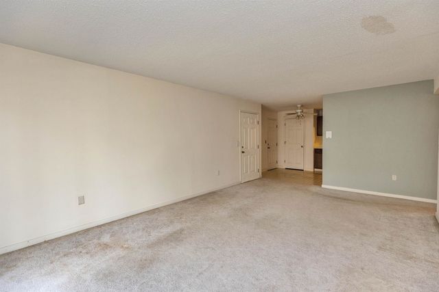 1 Northbrook Dr Unit 102, Manchester, NH 03102