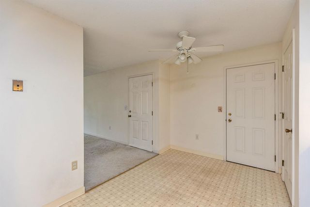 1 Northbrook Dr Unit 102, Manchester, NH 03102