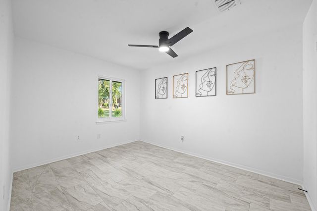 21063 Flaming Arrow Trl, Crosby, TX 77532