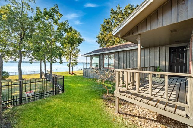 21063 Flaming Arrow Trl, Crosby, TX 77532