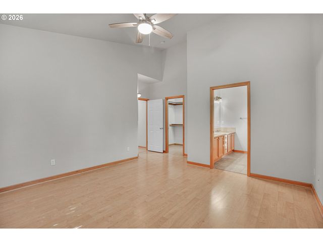 16528 Se TAYLOR St, Portland, OR 97233