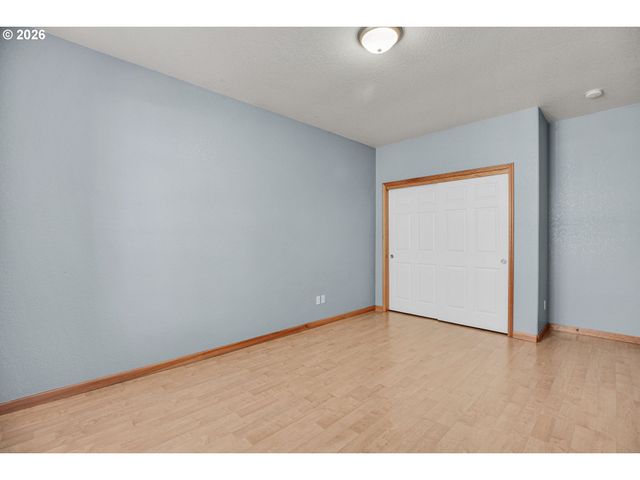 16528 Se TAYLOR St, Portland, OR 97233