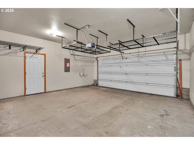 16528 Se TAYLOR St, Portland, OR 97233