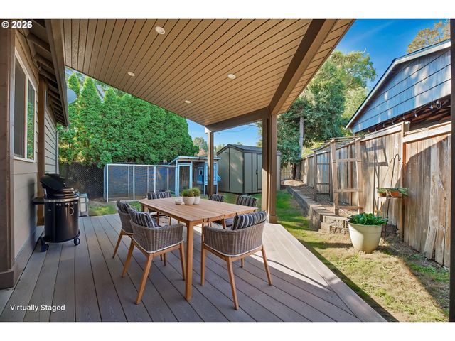 16528 Se TAYLOR St, Portland, OR 97233
