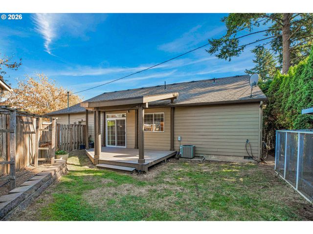 16528 Se TAYLOR St, Portland, OR 97233