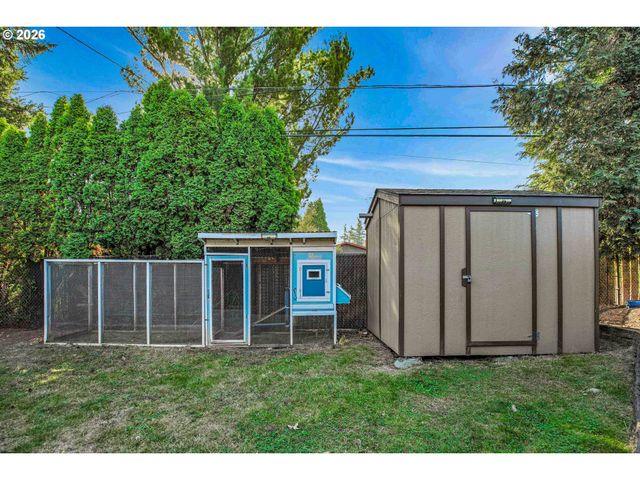 16528 Se TAYLOR St, Portland, OR 97233