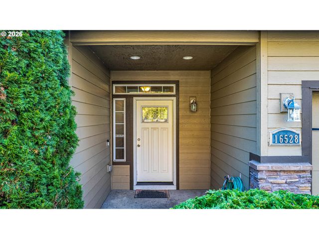 16528 Se TAYLOR St, Portland, OR 97233