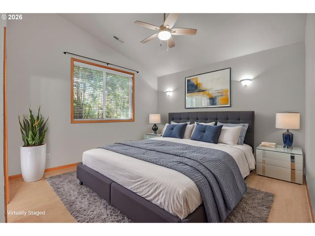16528 Se TAYLOR St, Portland, OR 97233