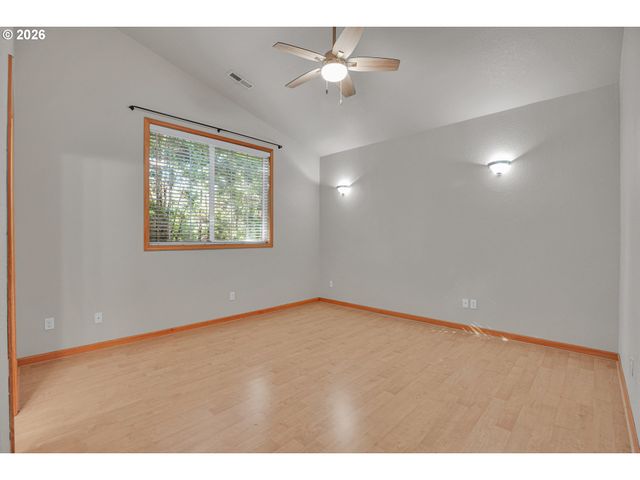 16528 Se TAYLOR St, Portland, OR 97233