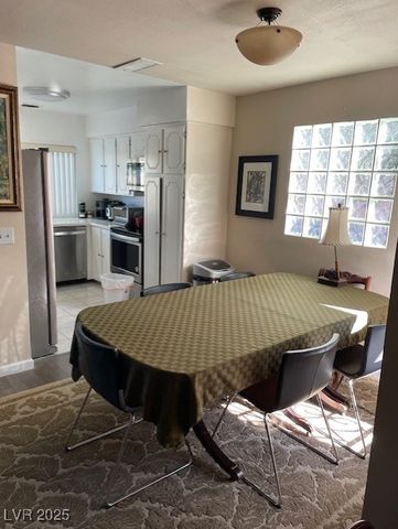 1018 Bel Air Circle, Las Vegas, NV 89109