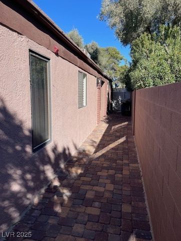 1018 Bel Air Circle, Las Vegas, NV 89109