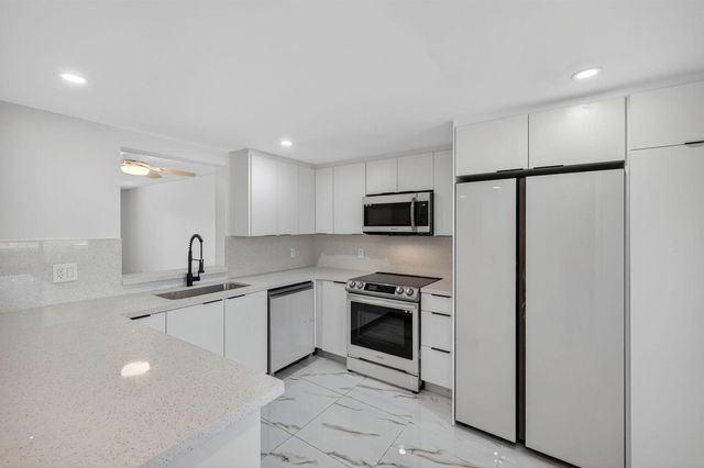 14375 Strathmore Lane 303, Delray Beach, FL 33446