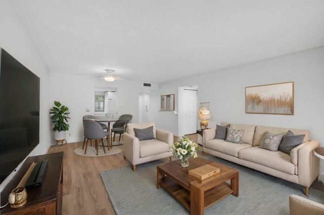 14375 Strathmore Lane 303, Delray Beach, FL 33446