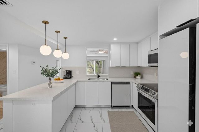 14375 Strathmore Lane 303, Delray Beach, FL 33446