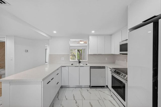 14375 Strathmore Lane 303, Delray Beach, FL 33446