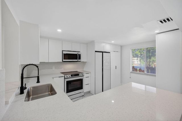 14375 Strathmore Lane 303, Delray Beach, FL 33446