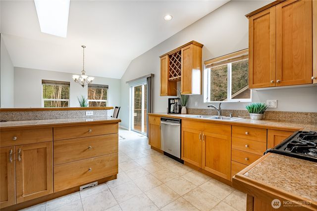 7968 E Golf Course Drive, Blaine, WA 98230