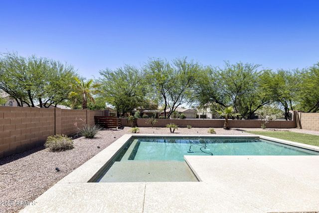 14093 W WINDROSE Drive, Surprise, AZ 85379
