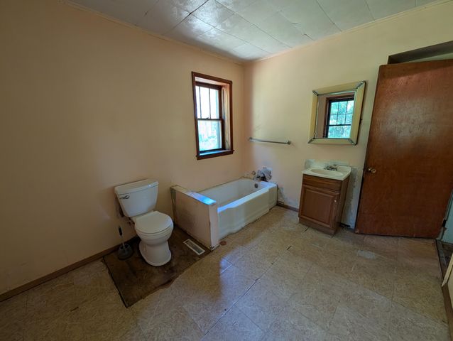 3909 Cloverville Road, Fruitport, MI 49415