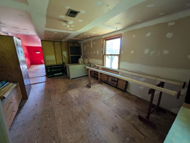 3909 Cloverville Road, Fruitport, MI 49415