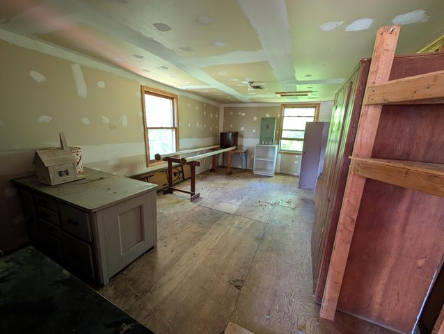 3909 Cloverville Road, Fruitport, MI 49415
