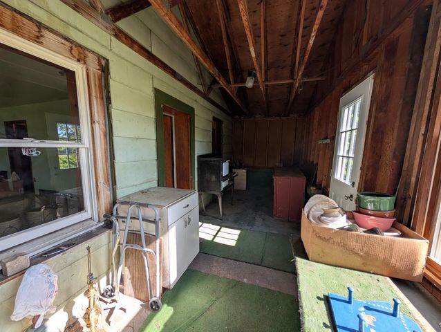 3909 Cloverville Road, Fruitport, MI 49415
