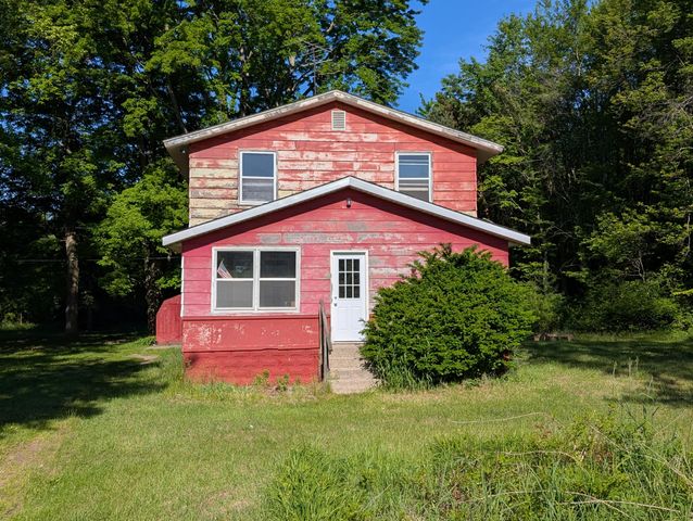 3909 Cloverville Road, Fruitport, MI 49415