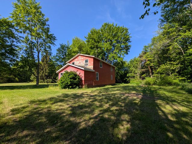 3909 Cloverville Road, Fruitport, MI 49415