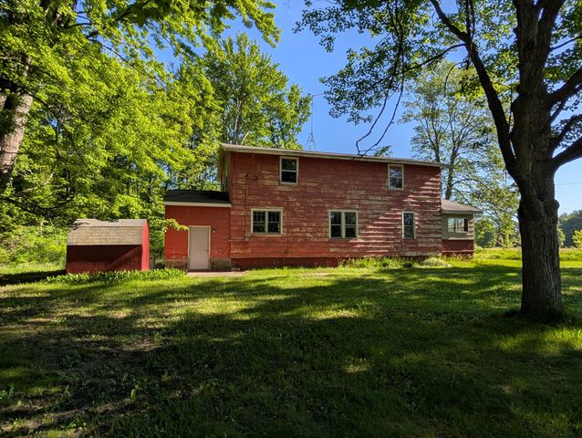 3909 Cloverville Road, Fruitport, MI 49415